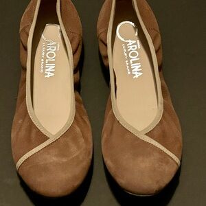 Donna Carolina ballerina flats, 40 NWOT. Nubuck leather. Soft and supple
